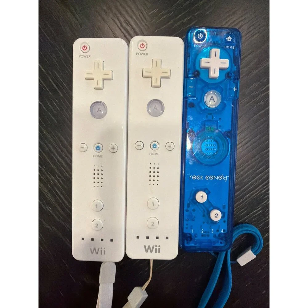 Nintendo Wii Console Bundle RVL-001 W/ Controllers Nunchuk Sensor Bar Silicone C